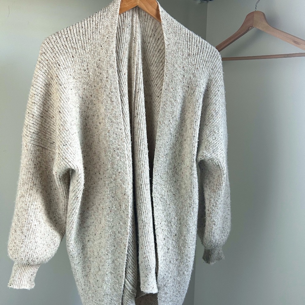 Mixed yarn knitted cardigan